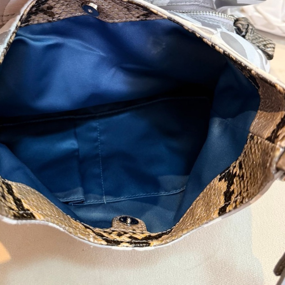 ‼️SOLD‼️Vintage Coach Madison Maggie Silver OpArt Signature Hobo Shoulder Bag - Picture 14 of 16